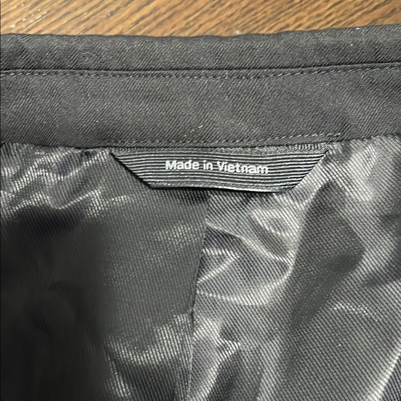 Classic Black Men's Blazer - Picture 4 of 6